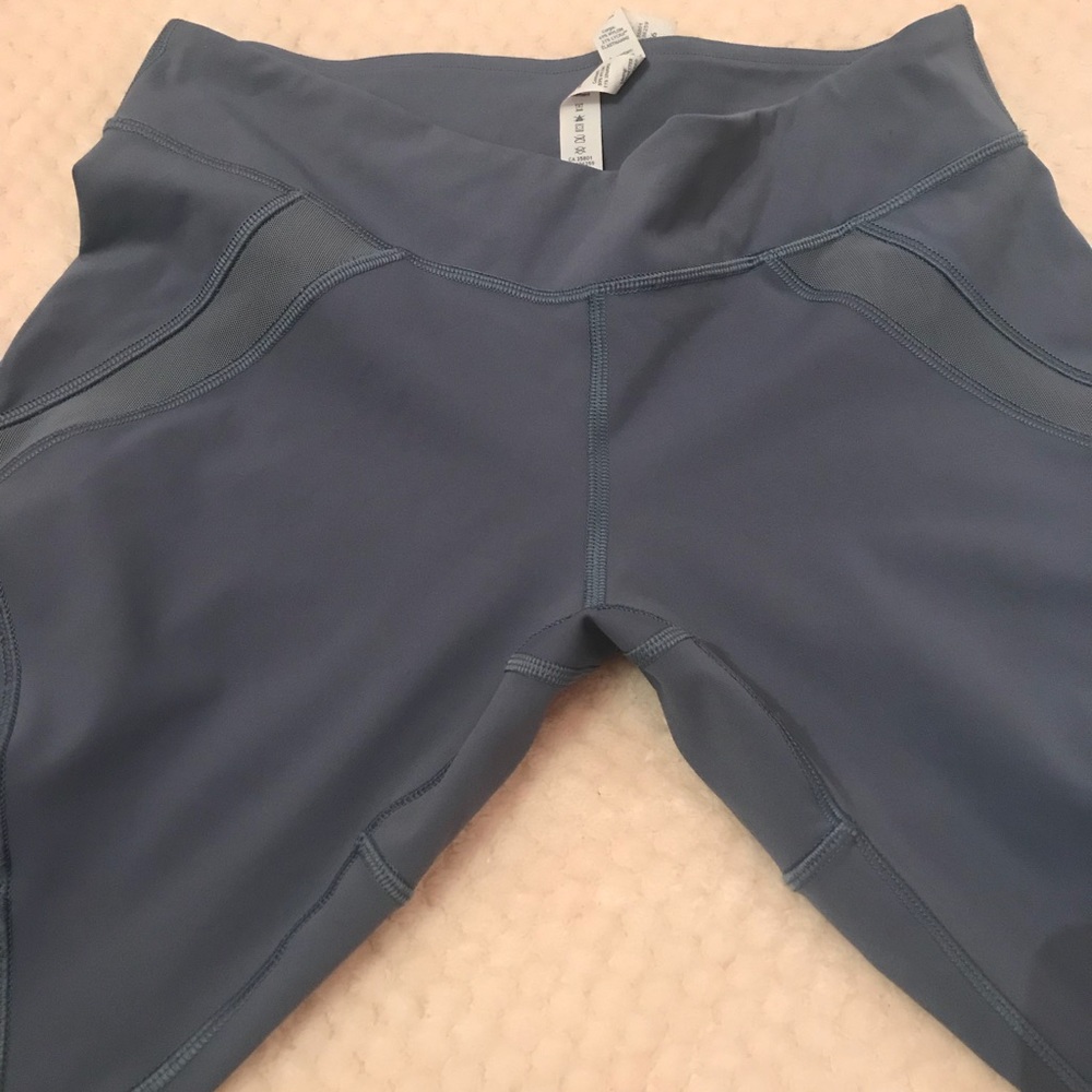 Lululemon Crops. - Picture 6 of 6